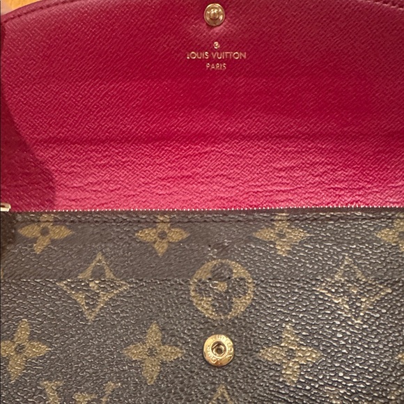Louis Vuitton Emilie Wallet - Picture 7 of 8